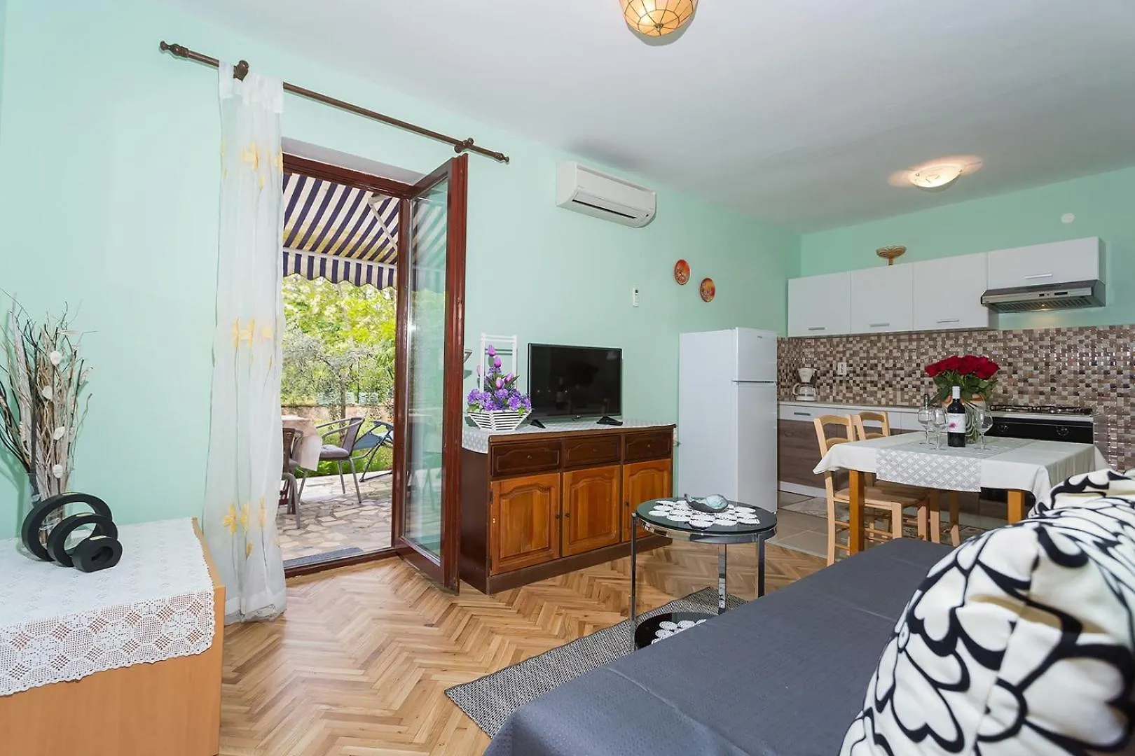Josef Funtana Big Private Garden Apartment Croatia