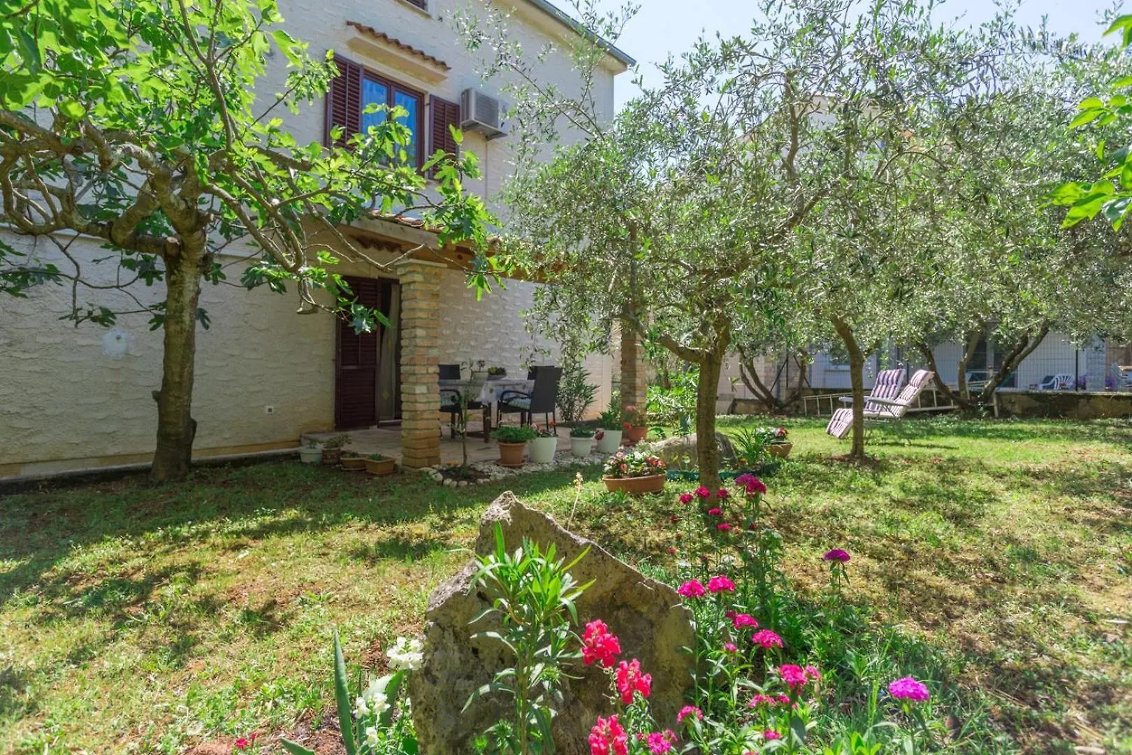 Josef Funtana Big Private Garden Apartment